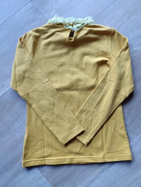 Dievčenské tričko, 122