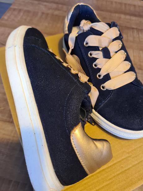 Semišové topánky, baťa,33