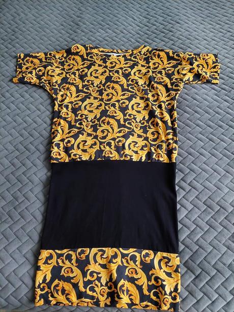 1x oblečené šaty / tunika, s