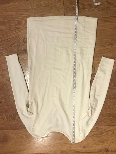 Mikinove saty, zaujimavy chrbat, reserved,s