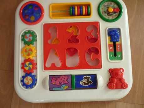 Hrkalky a prve hracky,