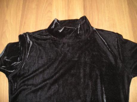 Velúrová čierna predĺžená tunika al.tričko, m