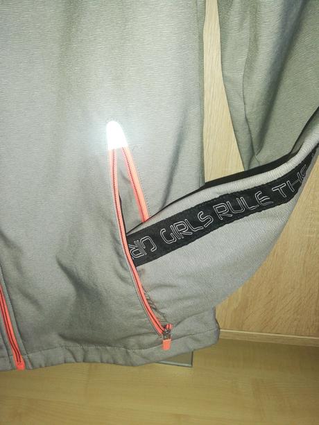 Shoftschellová bundička s-m, c&a,176