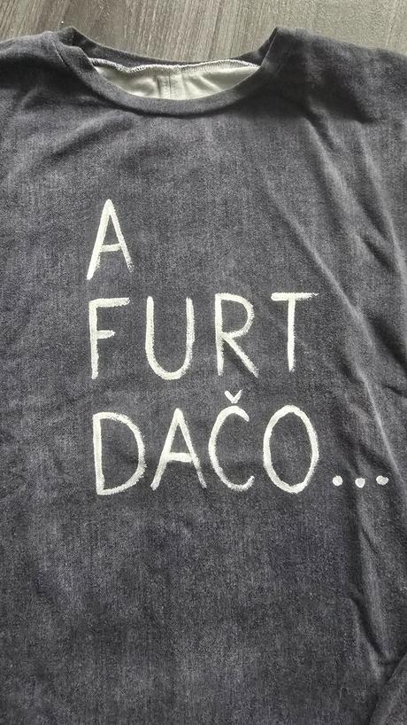 Tričko s kraťasmi, 128