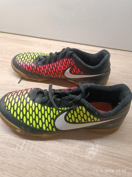 Halovky, nike,37