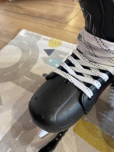 Zimne korcule nastavitelne 35-38, crowned