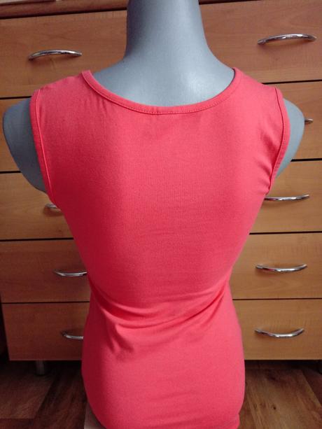 Ruzove tricko na leto, s