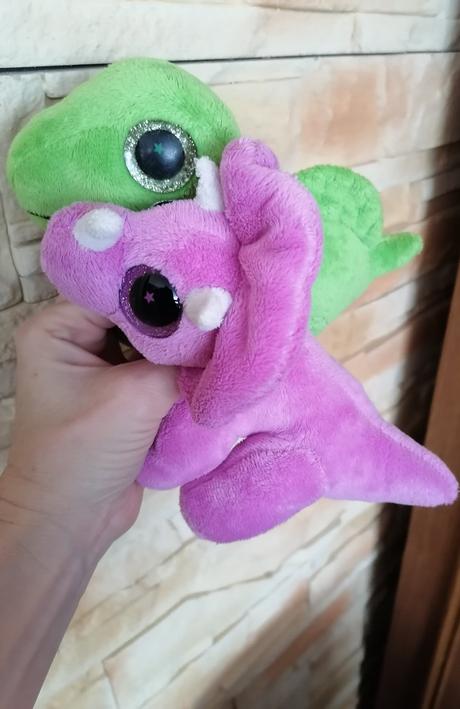 Dinosaury s lesklými očami, 