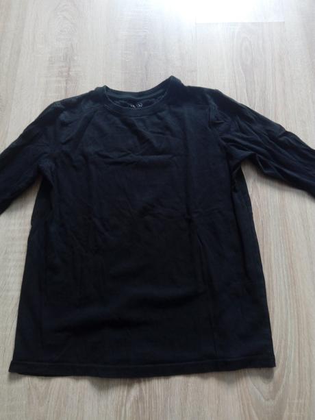 Cierne tricko s dlhym rukavom, 146