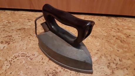 Predám staršiu žehličku., 