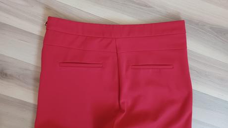 Červené nohavice, bershka,m