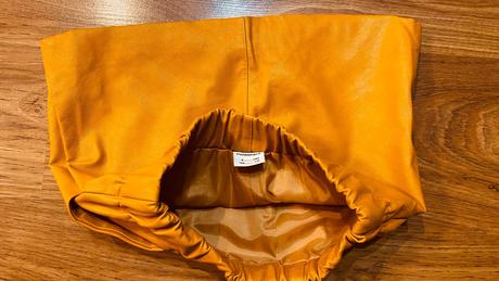 Koženková sukňa, 134