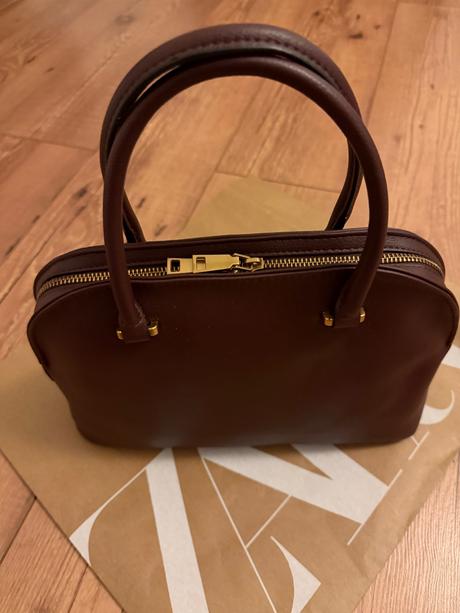 Zara ..nova burgundy kabelka s visackou, zara