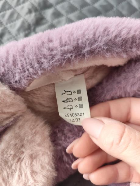 Papučky s ušami, 32