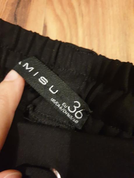 Nohavice s pudlom, amisu,m