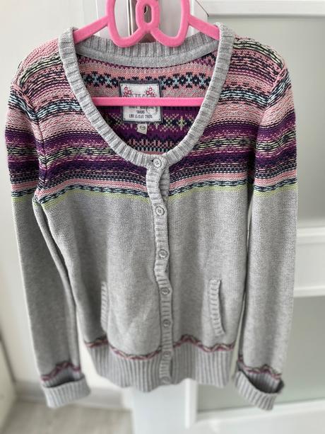 Dievčenský sveter, 158