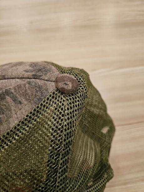 Klobúk a šiltovka, s