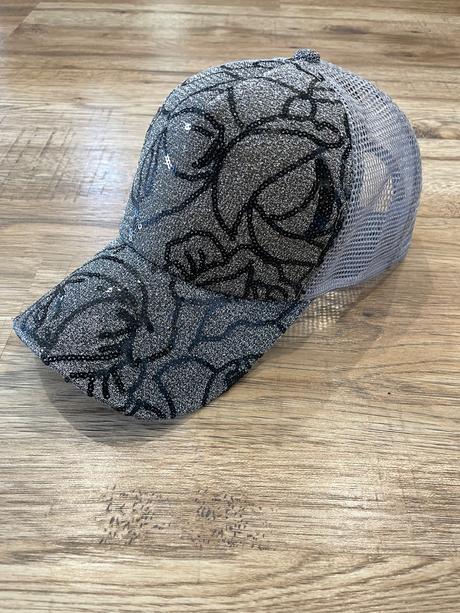 Dámska šiltovka s flitrami,
