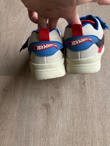 Tenisky, reserved,27