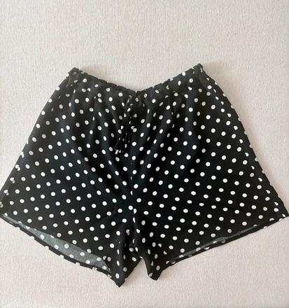 Čierne bodkované kraťasy, f&f,34