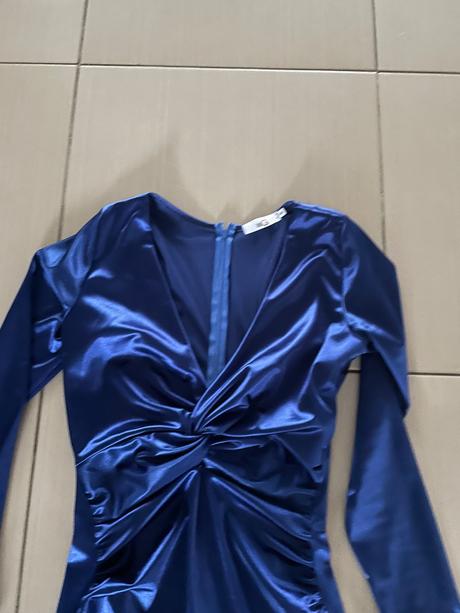 Spolocenske saty, 34