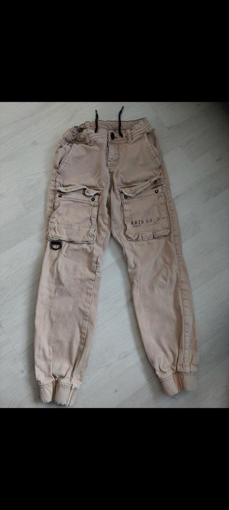 Nohavice č.140, chapter young,140