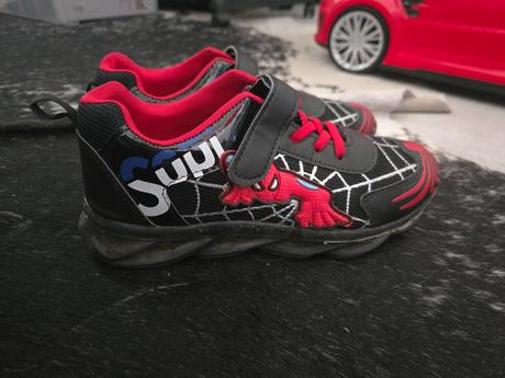 Tenisky spiderman, 35
