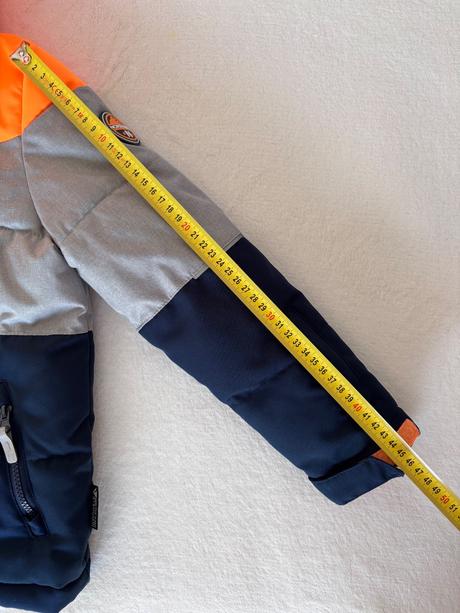 Žiarivá a extra teplá lyžiarska bunda, c&a,122