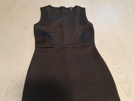 Čierne elegantné sexi šaty, 38