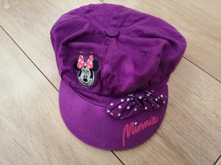 Parádna šiltovka, 104