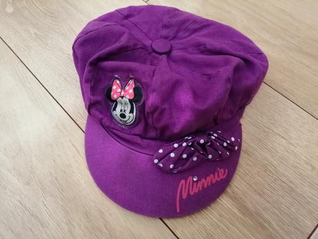 Parádna šiltovka, 104