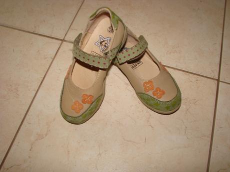 Nádherné sandálky, 29