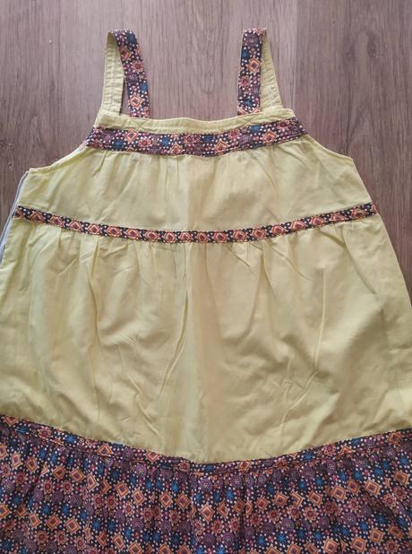 Dievčenské šaty, 128