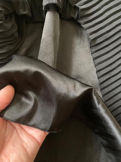 Plisovaná sukňa čierna, 42