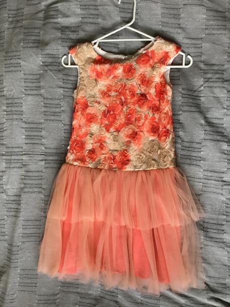 Čipkované tylové šaty, 134