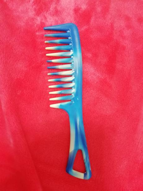 Darujem k nákupu  hrebeň, 