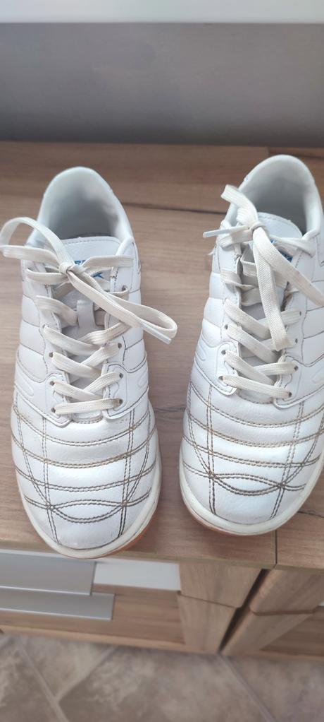 Halovky na telesnú, 37