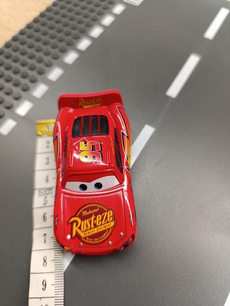 Autá cars,,mcqueen,, zo série 1.2.3.,