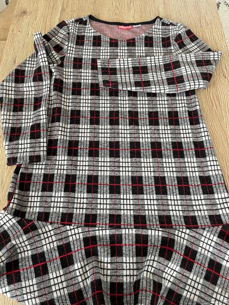 Hrubšie šaty, pepperts,140