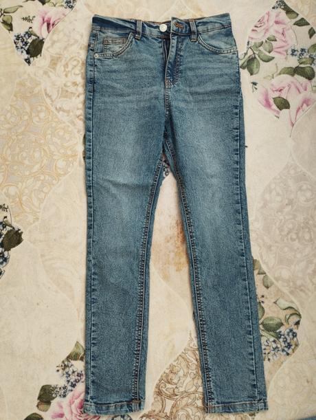 Dievčenské rifle, sinsay,146