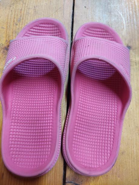 Dievčenské šlapky, 36