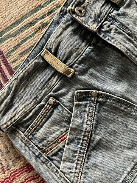 Diesel minisukna, diesel,26