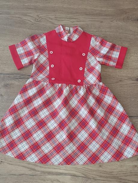 Červené šaty, 110