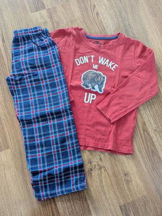 Pyžamo, lupilu,110