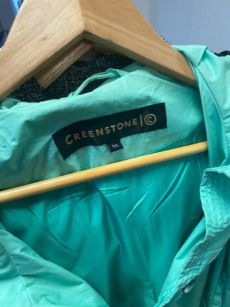 Zelena prechodna vetrovka, 44