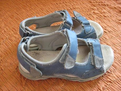 Sandálky, baťa,32