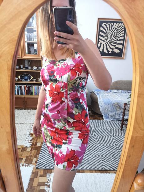 Šaty s kvetinovým vzorom ashley brooks, m