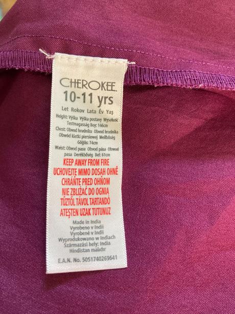 Fialové šaty, cherokee,146