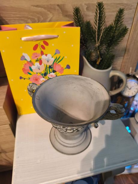 Dekorácia kovový kalich,