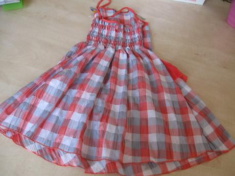 Letné šatôčky, 122, 128